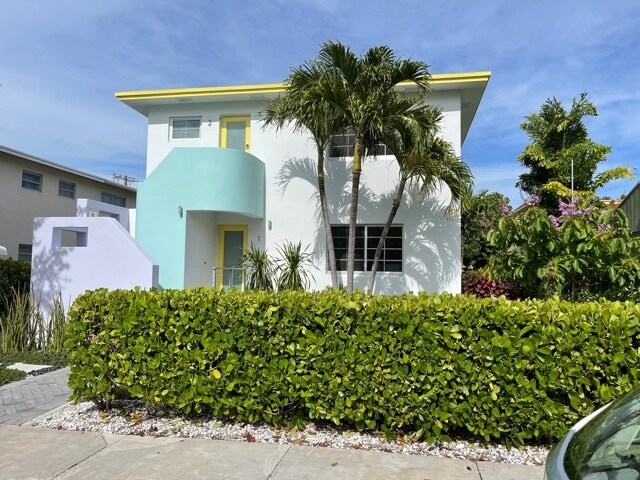 Primary Photo - 210 S Ocean Breeze