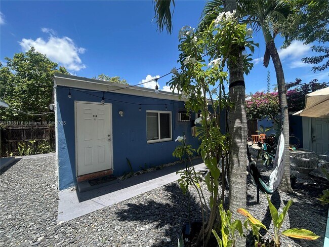 Foto del edificio - 110 NE 56th St