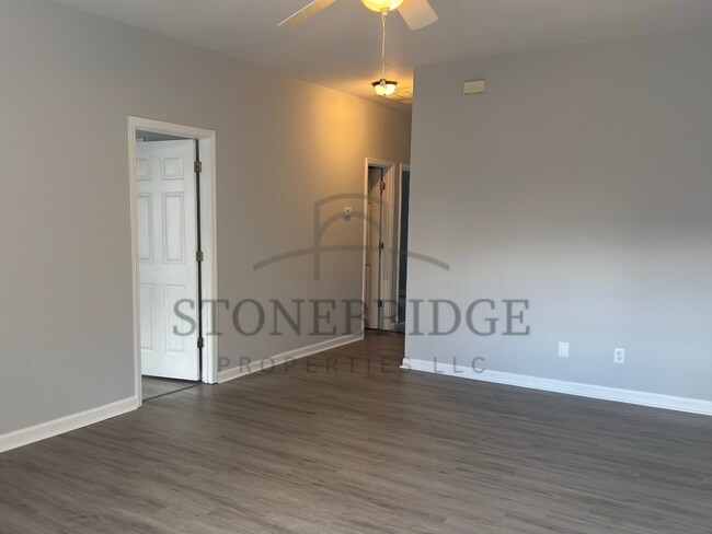 Foto del edificio - 2 bed, 2 bath townhome in Alabaster