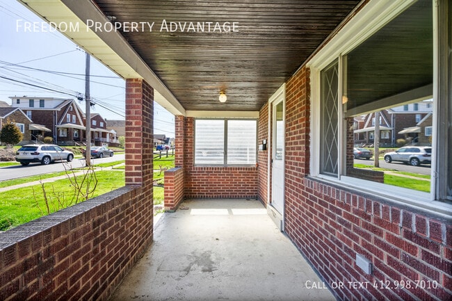 Building Photo - 228 W. Marigold St. - Munhall