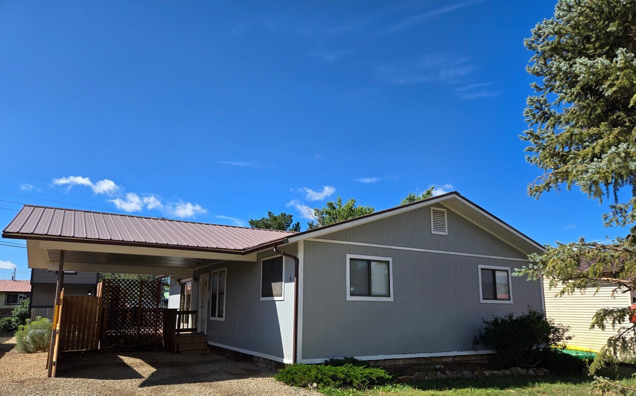 Foto principal - 892 2nd Ave