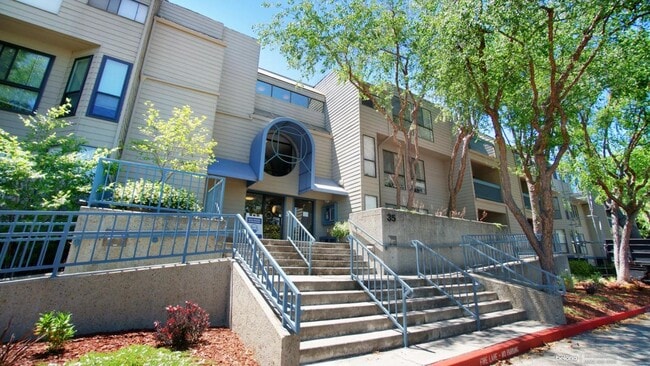 Building Photo - 35 W 20th Ave