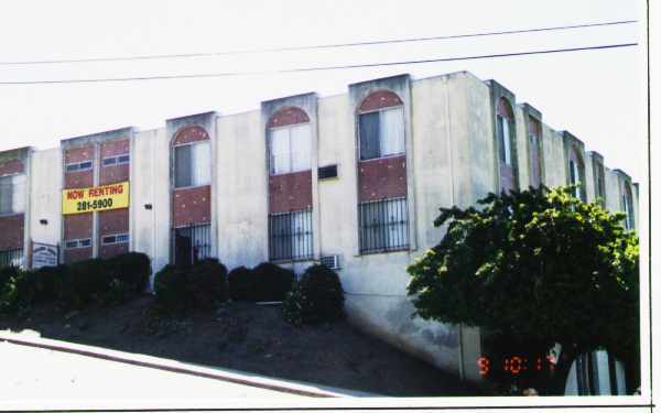 Building Photo - Golden Crest Apartments