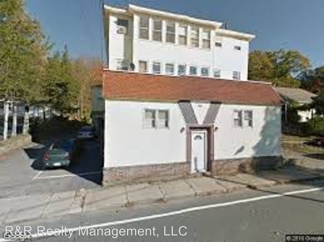 Primary Photo - 119 School St