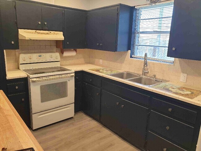 Foto del edificio - 8808 Airline Terrace