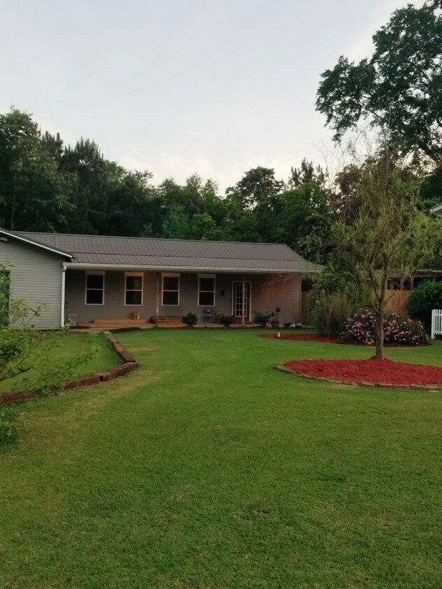 Primary Photo - 2039 S Ridge Rd