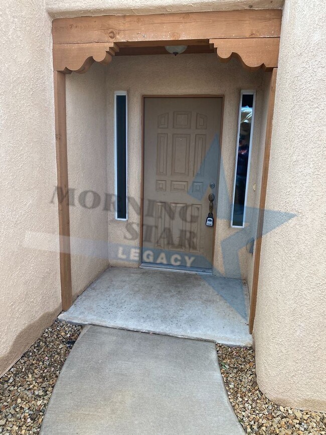 Building Photo - Southwestern Beauty- Excellent location