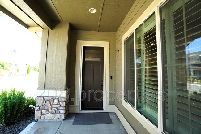 Foto del edificio - 407 W Pavilion Ln