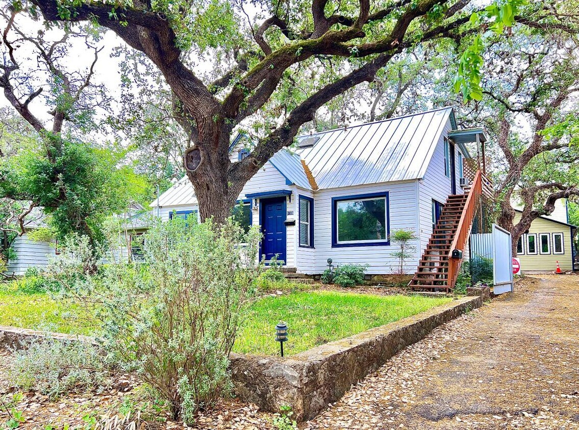 Primary Photo - 1709 Virginia Ave