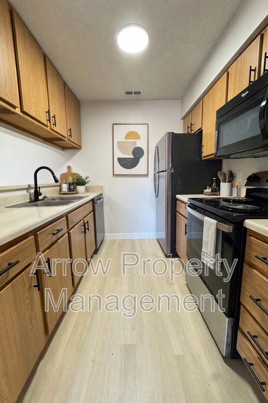 Building Photo - 2340 N 44th St