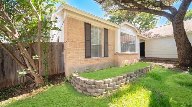 Foto del edificio - 12002 Arrowwood Dr