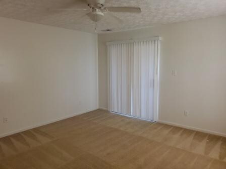 Building Photo - 2 Bedroom, 1 bath apartment Upstairs - A  ...