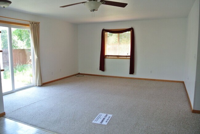 Building Photo - Great 3-Bedroom 2 bath in Philomath!