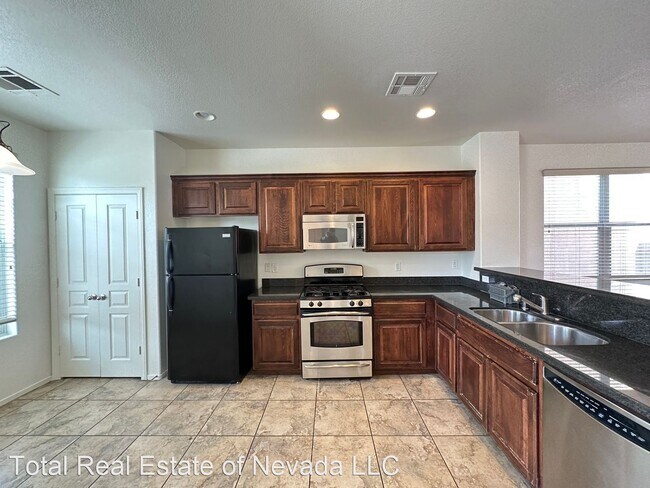 Foto del edificio - 3 br, 2.5 bath House - 10224 Tait St