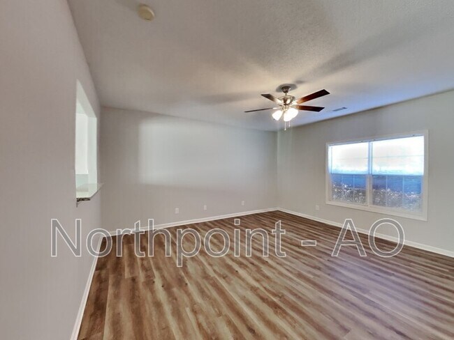 Building Photo - 8644 Thomas Ln