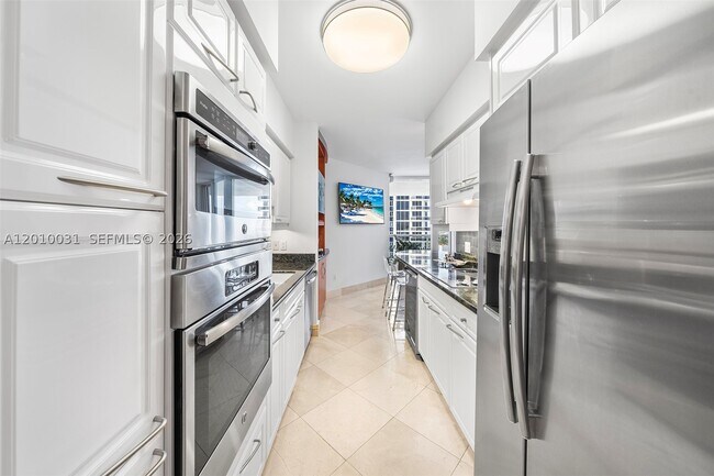 Foto del edificio - 4779 Collins Ave
