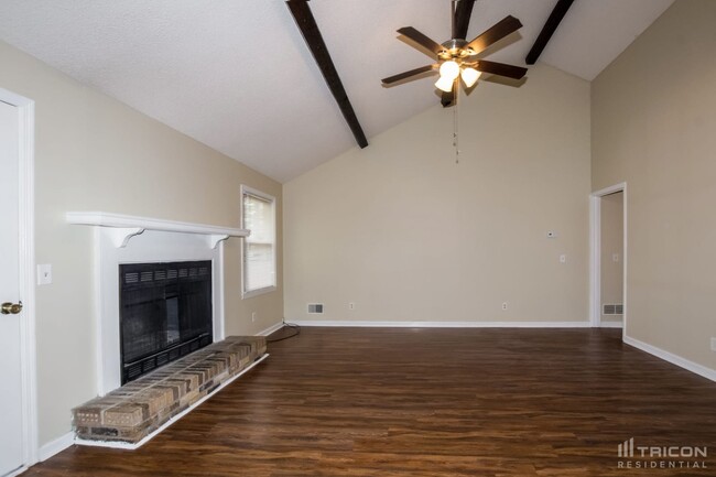 Building Photo - 136 Glenshannon Dr