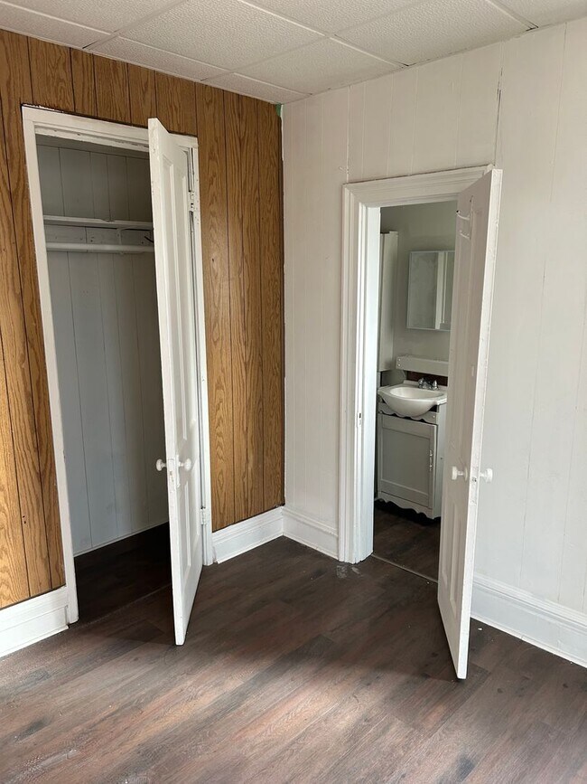 Foto del edificio - 230 E Chestnut St