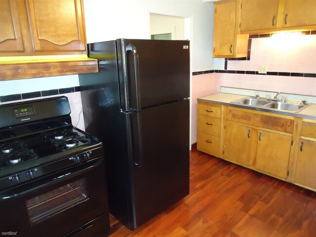 Building Photo - 367 Coltart Ave