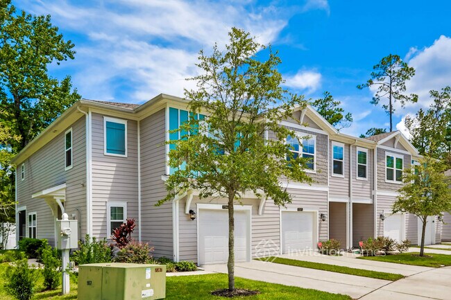 Foto del edificio - 7373 Palm Hills Dr