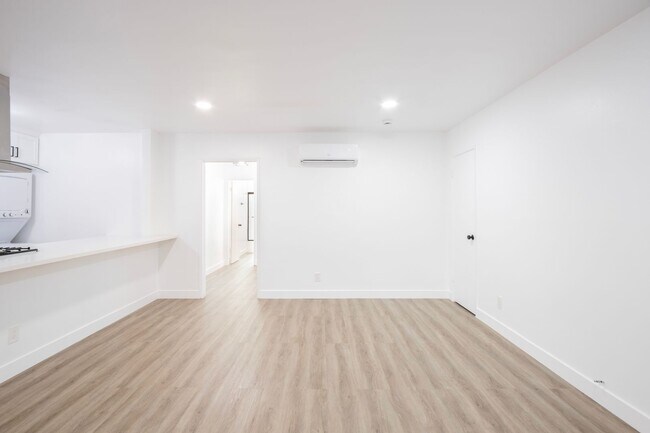 Foto del interior - 1235 N Ogden Dr