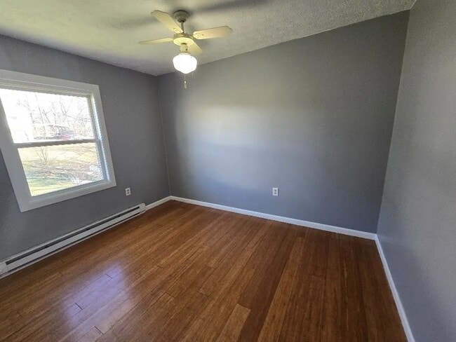 Building Photo - 122 Wallace Ct