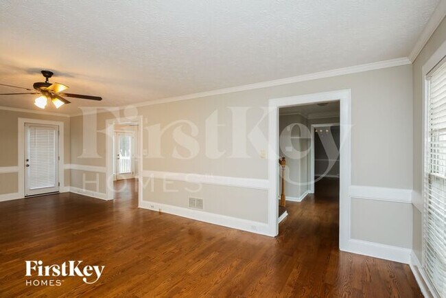 Foto del edificio - 1039 Lakeview Rd