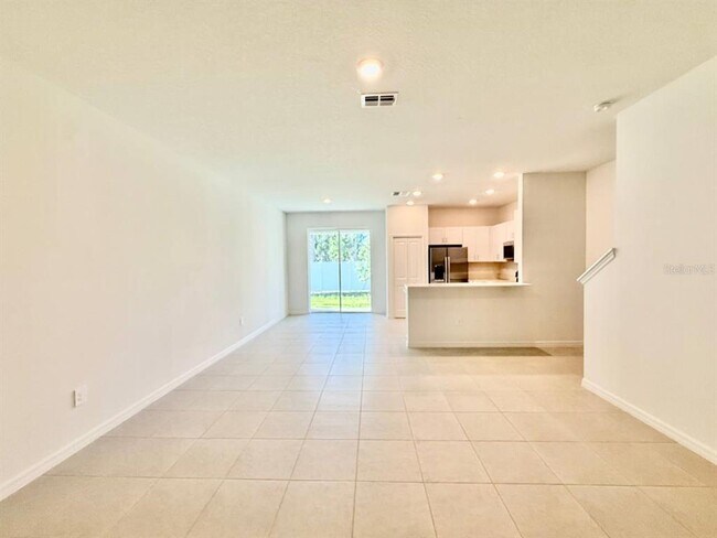 Foto del edificio - 10409 GOLDEN SANDS Ave