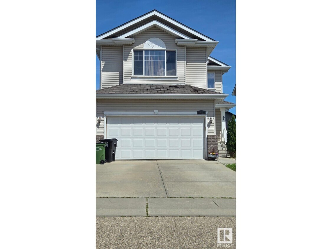 Primary Photo - 4610-162A 162A Ave