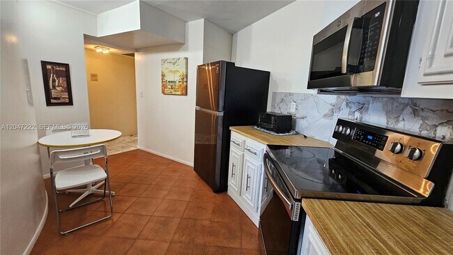 Foto del edificio - 800 Parkview Dr