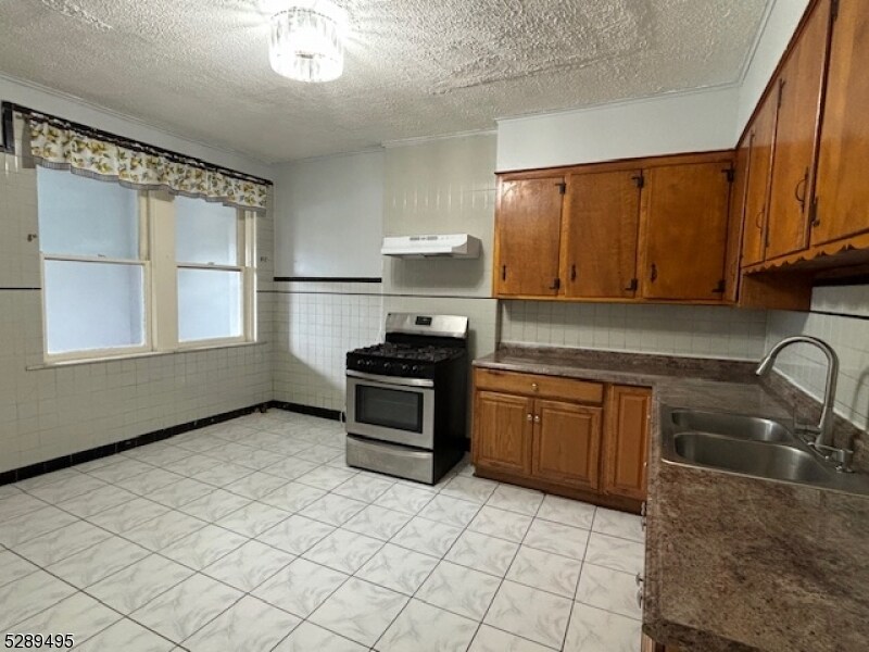 Primary Photo - 516 N 9th St