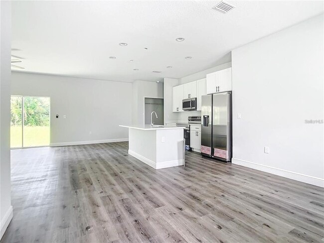 Building Photo - 17041 Malta Ave