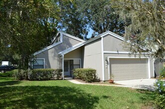 Building Photo - 566 Robles Ln