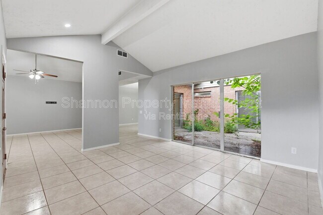 Foto del edificio - 4702 N Cashel Cir