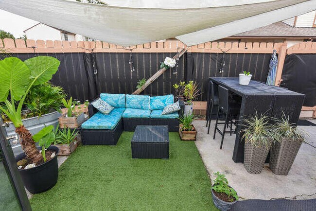 Foto del edificio - 108 Sherwood Cir