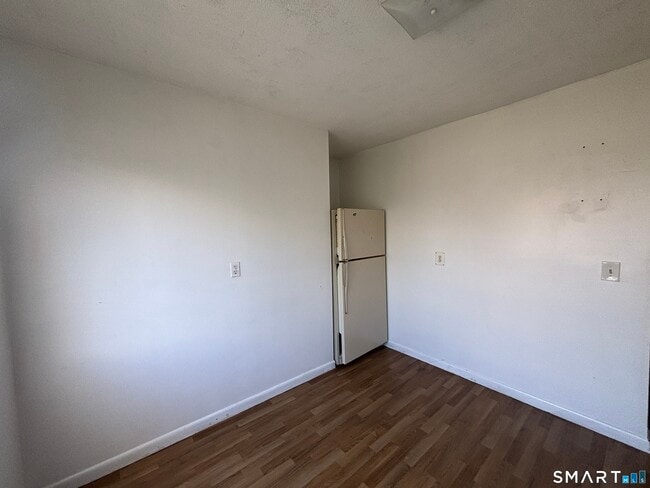 Building Photo - 276 East Ave