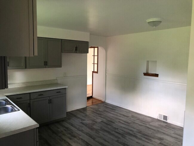 Building Photo - 5201 Rodgers Rd