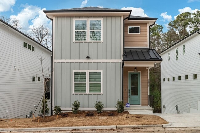 Foto del edificio - Newly Built 4-bedroom, 4-bathroom Home in Durham, NC