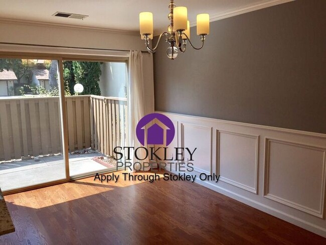 Foto del edificio - 1721 Countrywood Ct