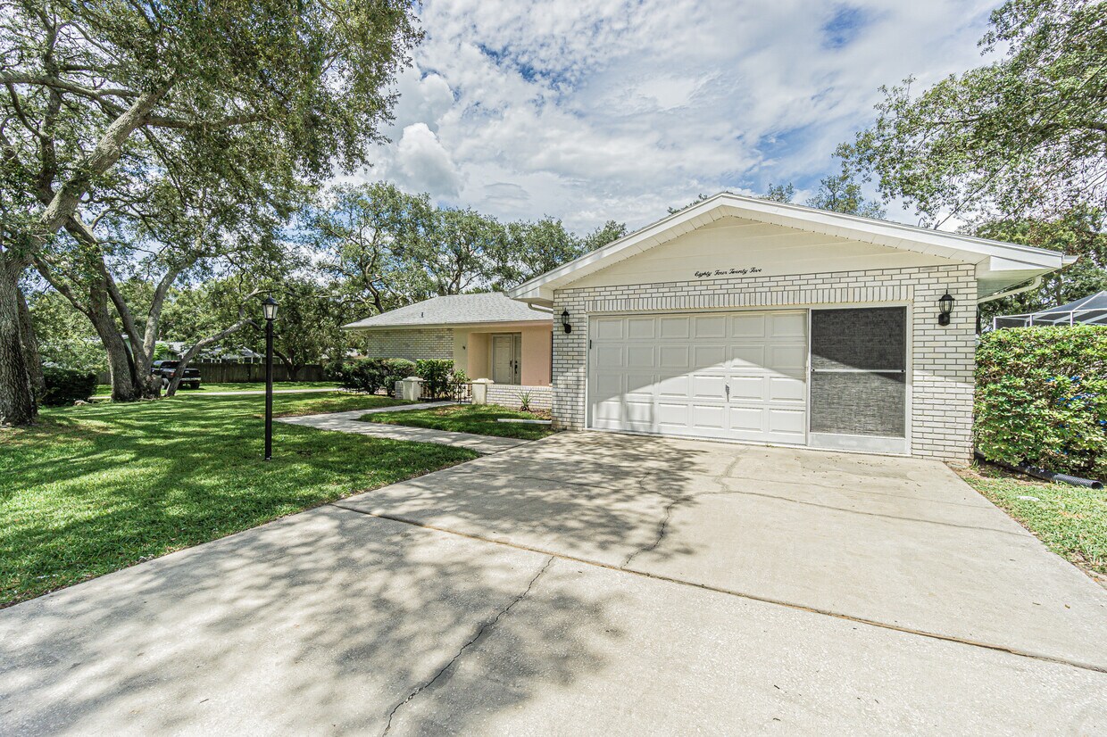 Primary Photo - 8425 Eldridge Rd