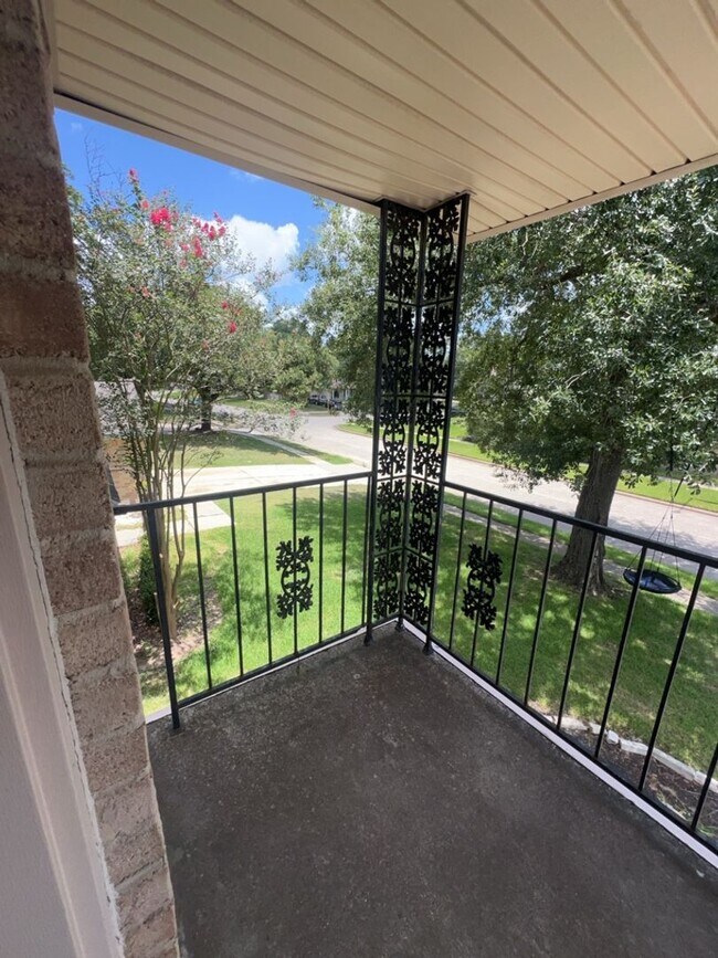 Building Photo - 18507 Sweetmeadow Dr