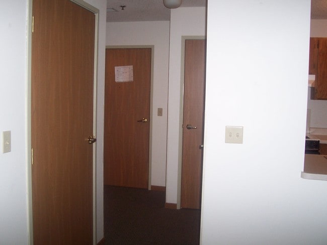 Entry to apartment - 2300 E 32nd St