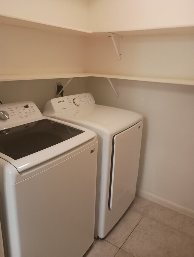 Foto del edificio - 8787 Brae Acres Rd