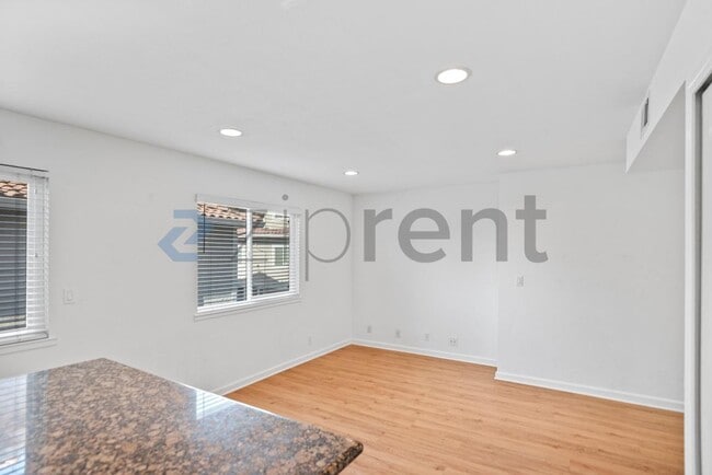 Building Photo - 1451 Main St