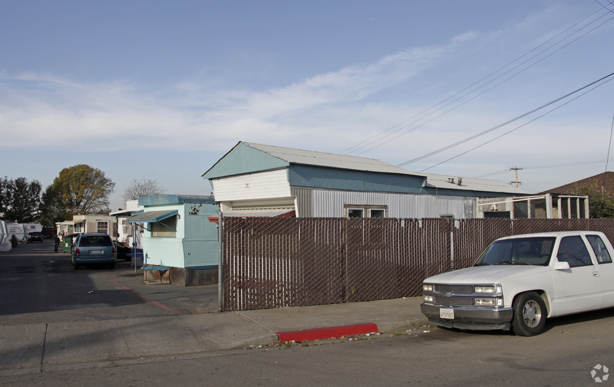 Foto del edificio - California Mobile Home Parks