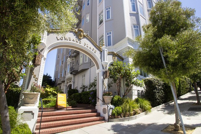 Building Photo - 1360 Lombard St