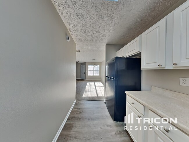 Building Photo - 1791 Killarney Dr SW