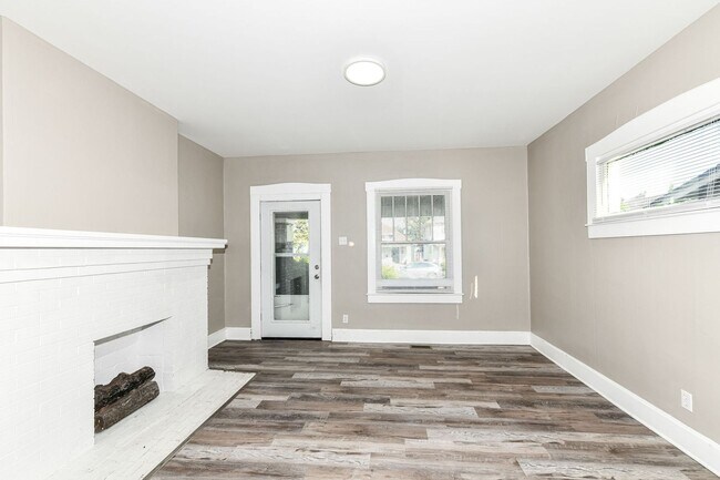 Photo - 3848-50 North Capitol Avenue Apartment