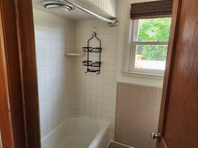 Building Photo - 99 Back River Rd