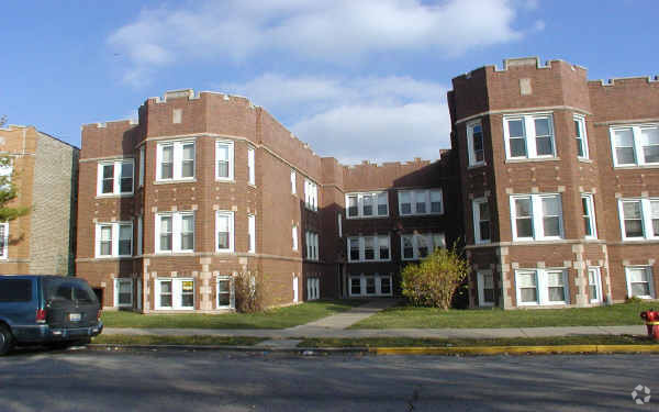 Primary Photo - Chicago Lawn